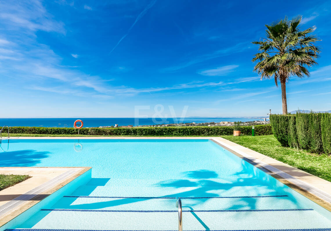 Elegancki Penthouse z widokiem na morze panoramiczne w El Rosario, Marbella