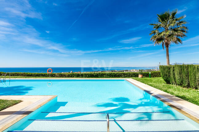 Elegancki Penthouse z widokiem na morze panoramiczne w El Rosario, Marbella