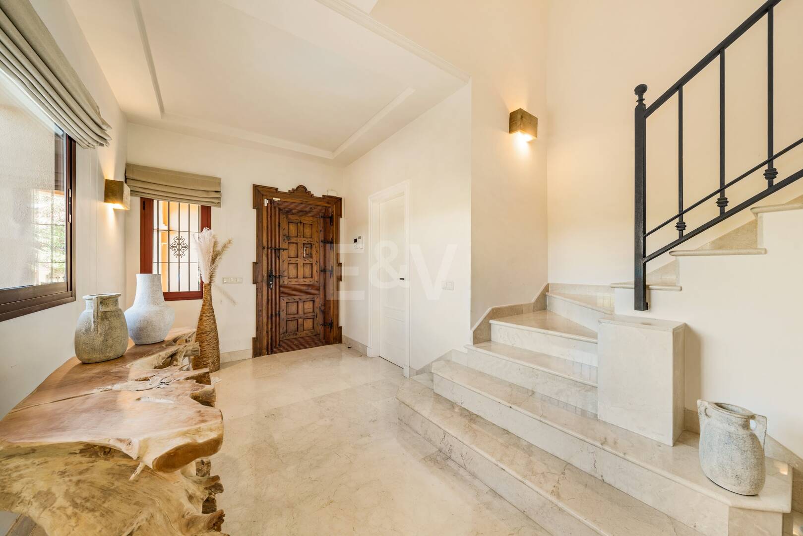 Elegant Semi-detached Villa i La Alzambra, nära Puerto Banus