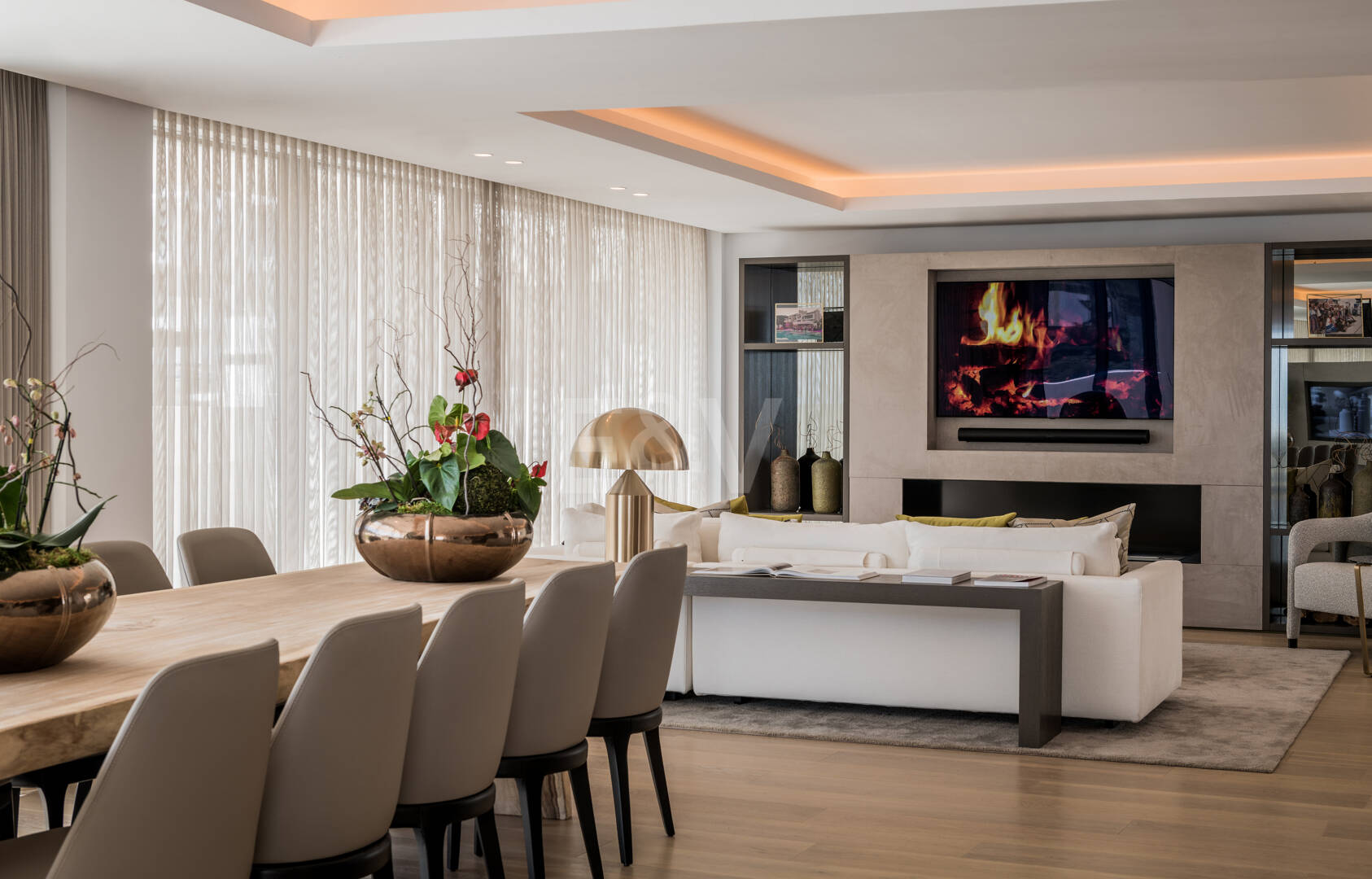 Elegante ático dúplex en Palo Alto Marbella con vistas panorámicas