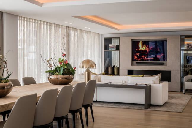 Elegante ático dúplex en Palo Alto Marbella con vistas panorámicas