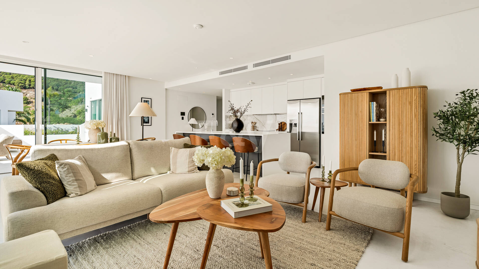 Elegante ático dúplex en Palo Alto Marbella con vistas panorámicas