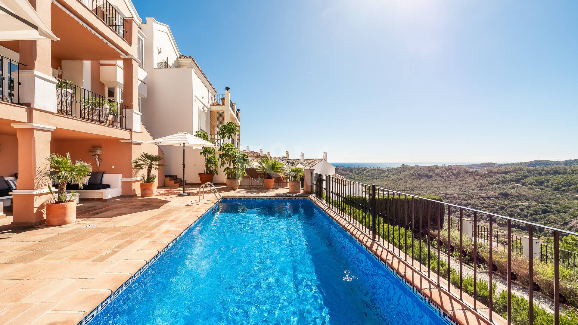 Contemporary Villa with Panoramic Views in La Heredia of Monte Mayor