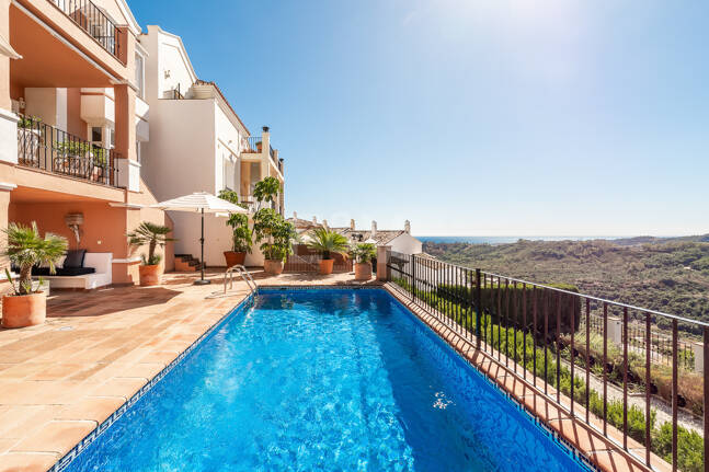 Contemporary Villa with Panoramic Views in La Heredia of Monte Mayor