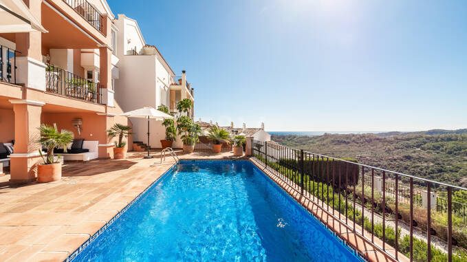 Contemporary Villa with Panoramic Views in La Heredia of Monte Mayor
