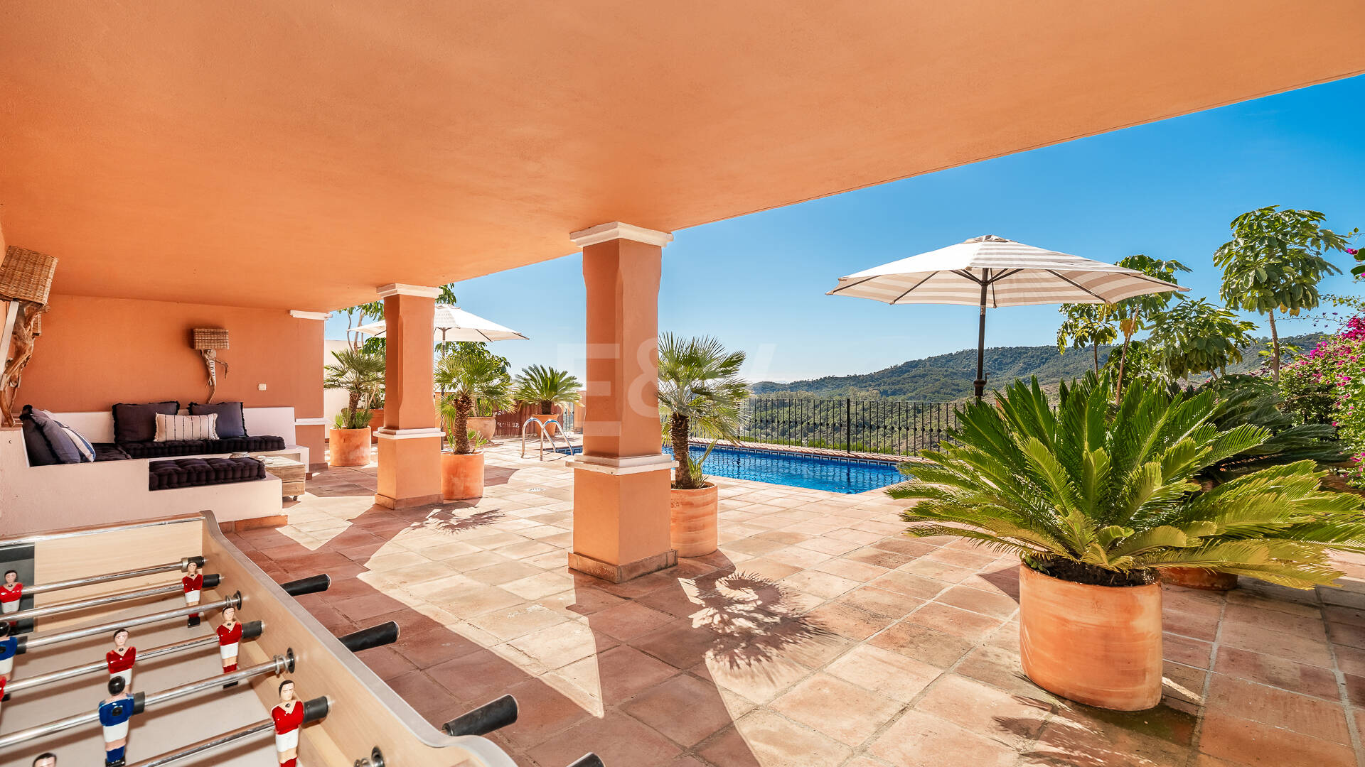 Contemporary Villa with Panoramic Views in La Heredia of Monte Mayor