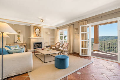 Contemporary Villa with Panoramic Views in La Heredia of Monte Mayor