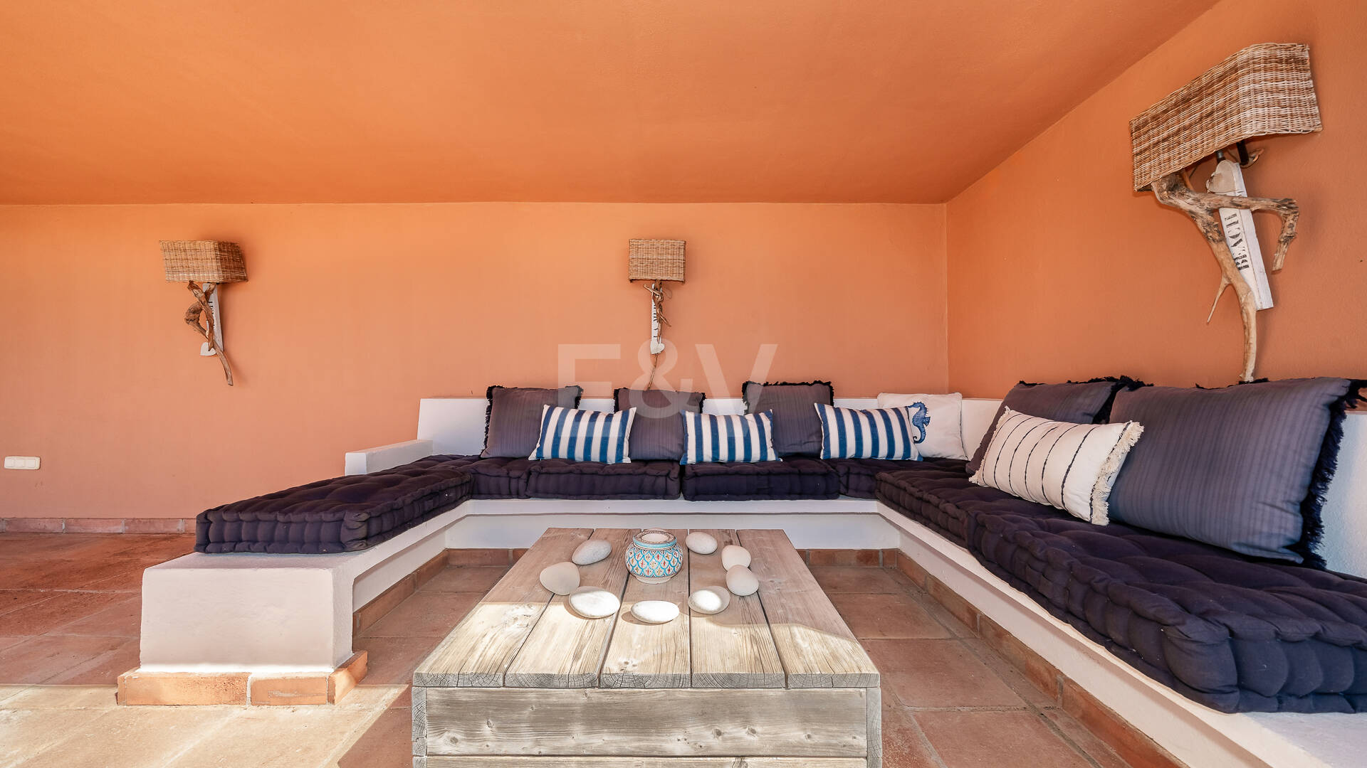 Contemporary Villa with Panoramic Views in La Heredia of Monte Mayor