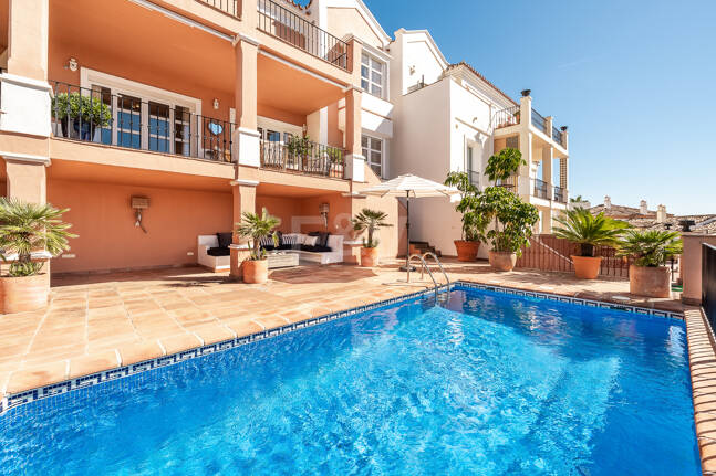 Contemporary Villa with Panoramic Views in La Heredia of Monte Mayor
