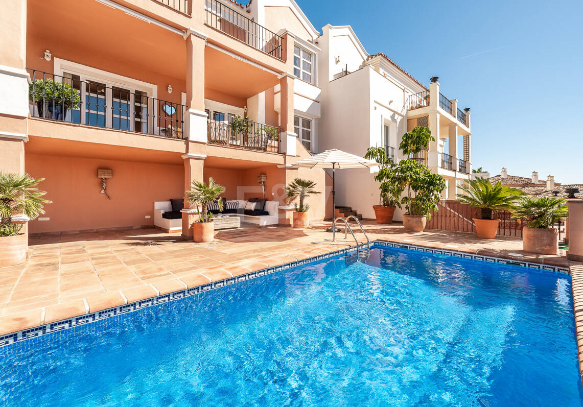 Contemporary Villa with Panoramic Views in La Heredia of Monte Mayor