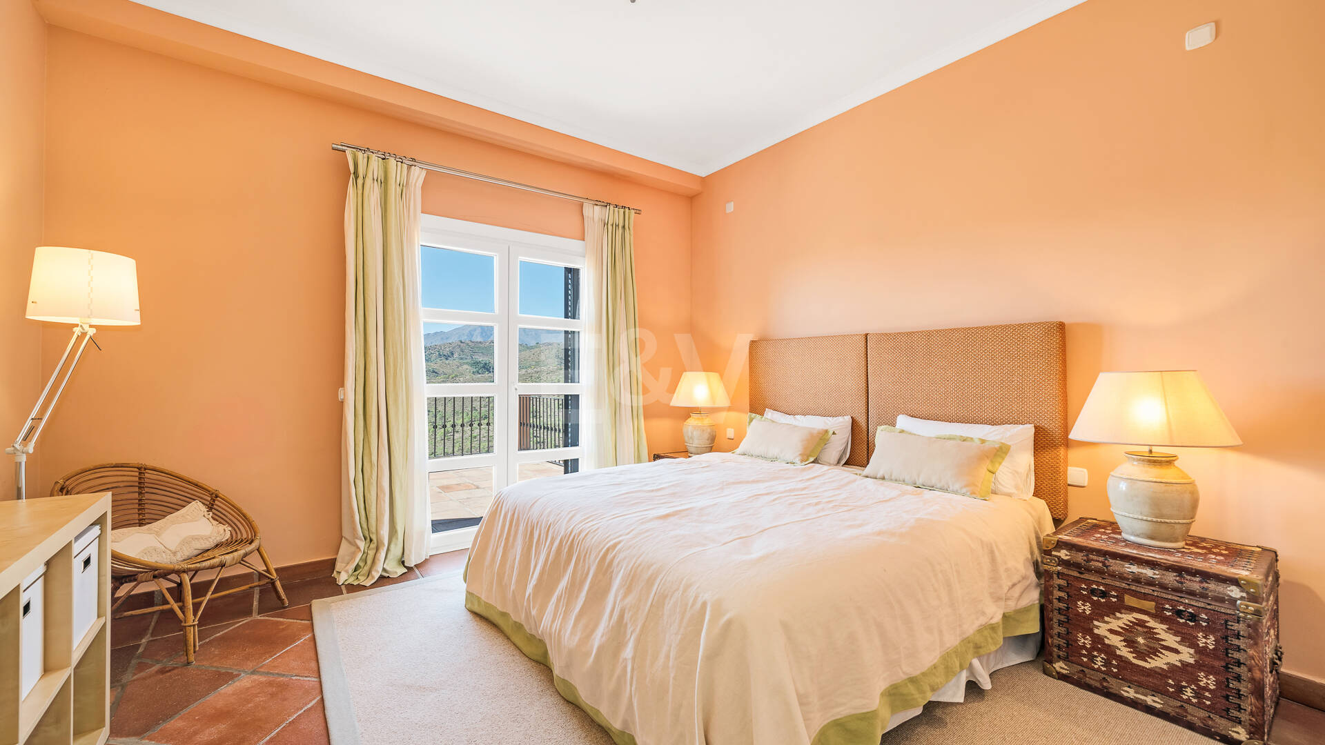 Contemporary Villa with Panoramic Views in La Heredia of Monte Mayor