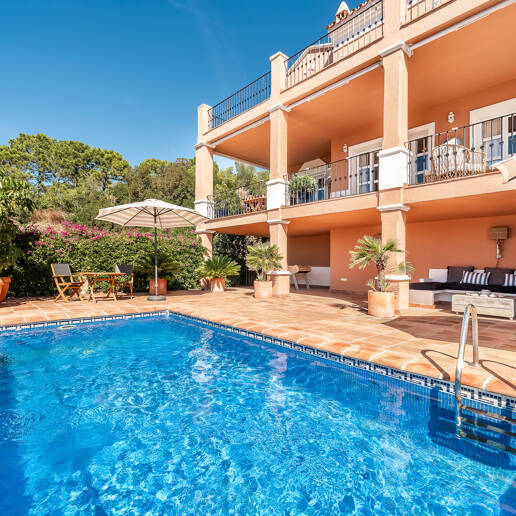 Contemporary Villa with Panoramic Views in La Heredia of Monte Mayor
