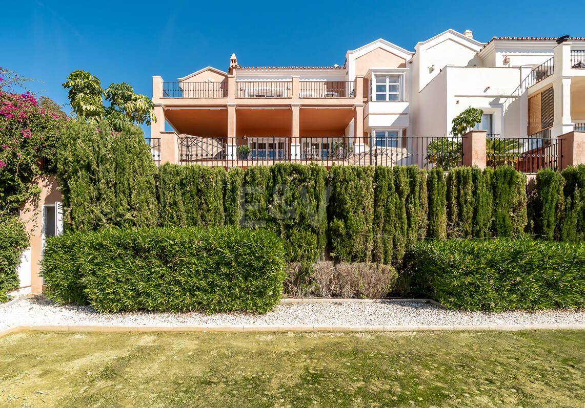 Contemporary Villa with Panoramic Views in La Heredia of Monte Mayor