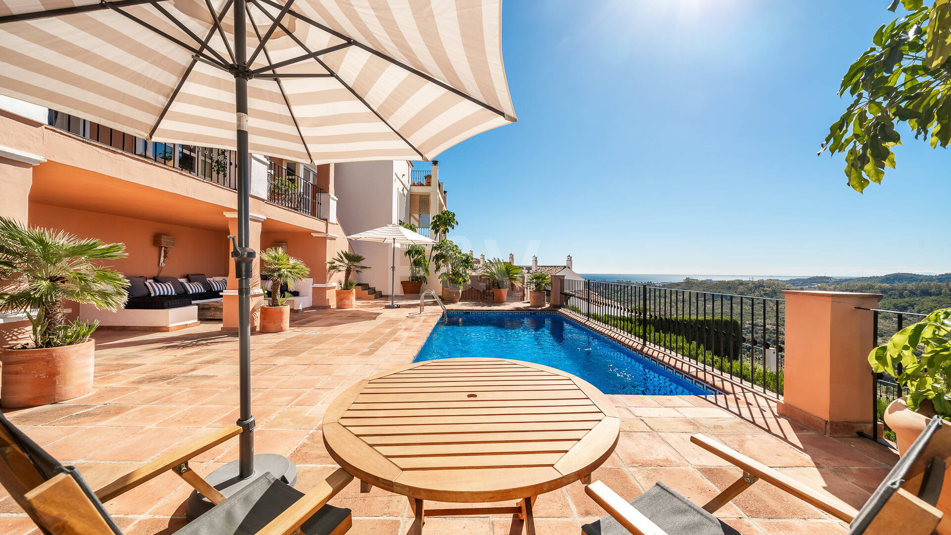 Contemporary Villa with Panoramic Views in La Heredia of Monte Mayor