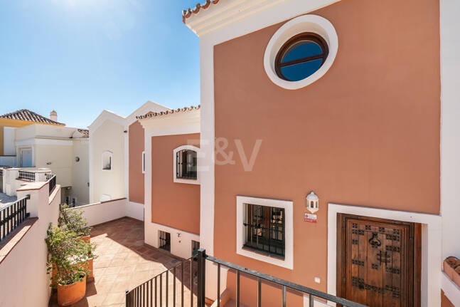 Contemporary Villa with Panoramic Views in La Heredia of Monte Mayor