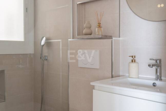 Turnkey Apartment with Panoramic Sea Views in Los Arqueros, Benahavís