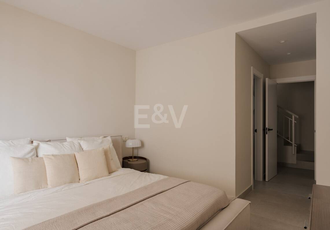 Turnkey Apartment with Panoramic Sea Views in Los Arqueros, Benahavís