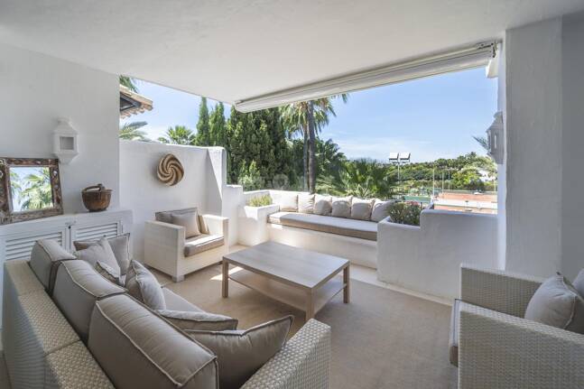 Ático dúplex elegante en Marina Puente Romano