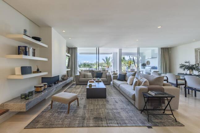 Ático dúplex elegante en Marina Puente Romano