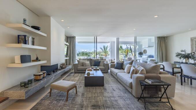 Ático dúplex elegante en Marina Puente Romano