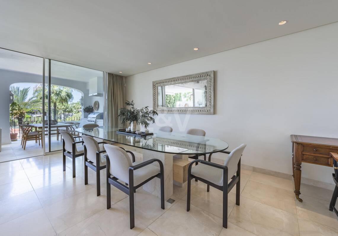 Ático dúplex elegante en Marina Puente Romano