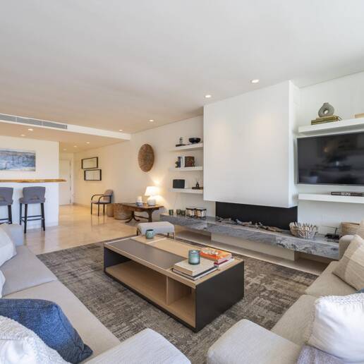 Ático dúplex elegante en Marina Puente Romano
