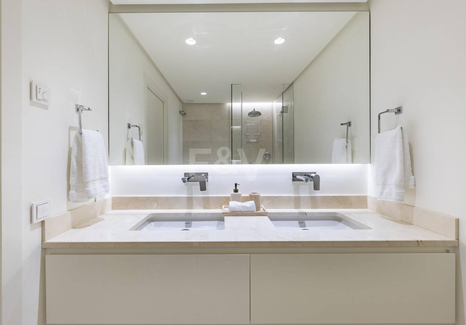 Ático dúplex elegante en Marina Puente Romano