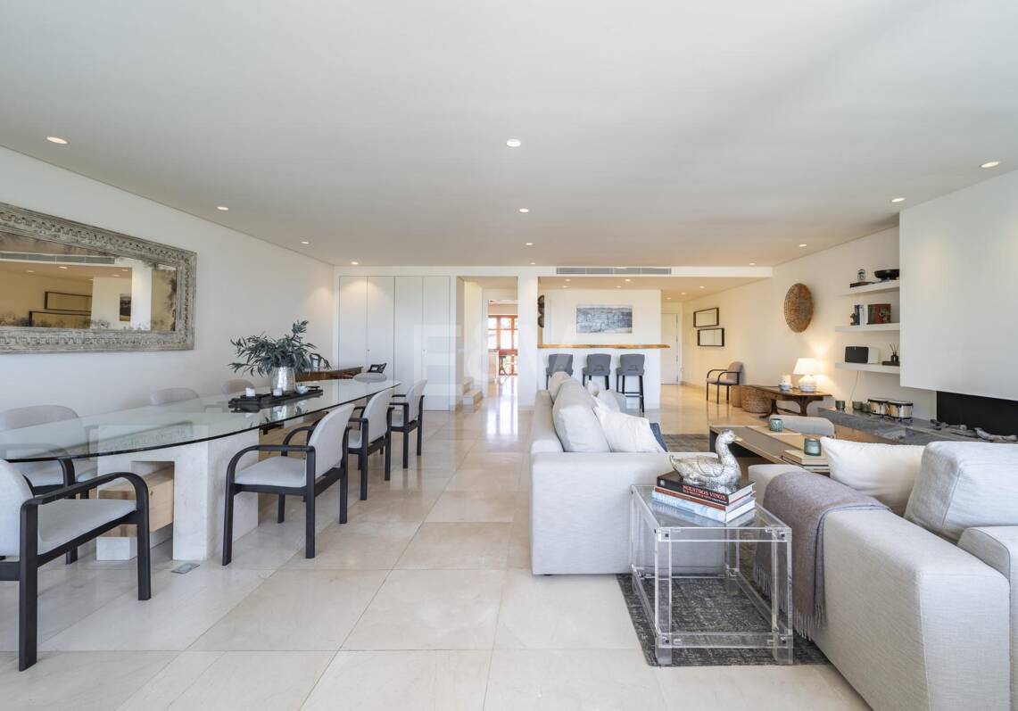Ático dúplex elegante en Marina Puente Romano