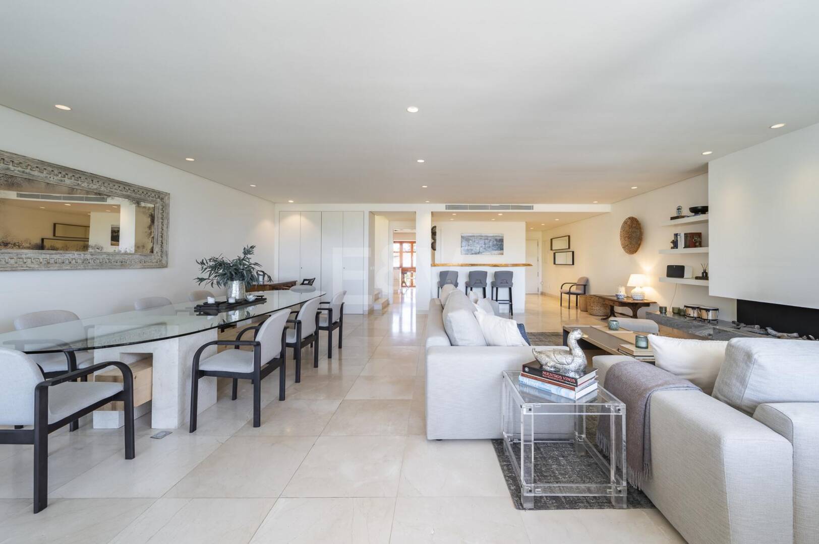 Ático dúplex elegante en Marina Puente Romano