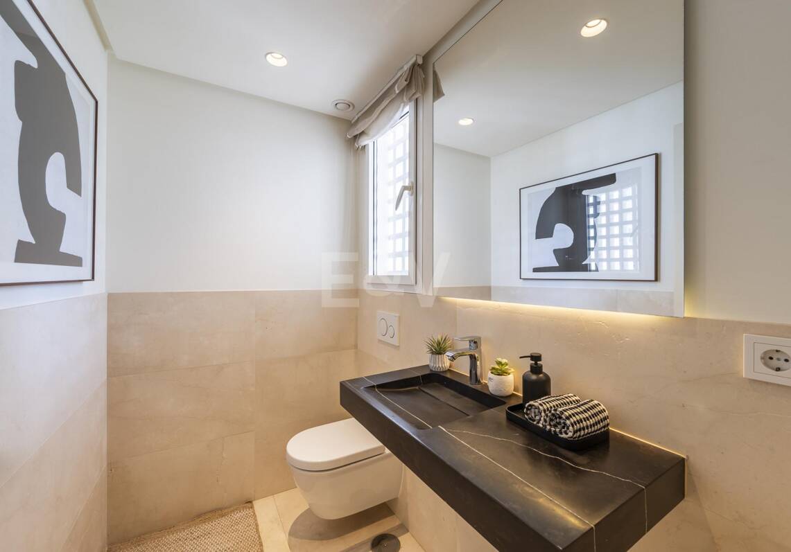 Ático dúplex elegante en Marina Puente Romano