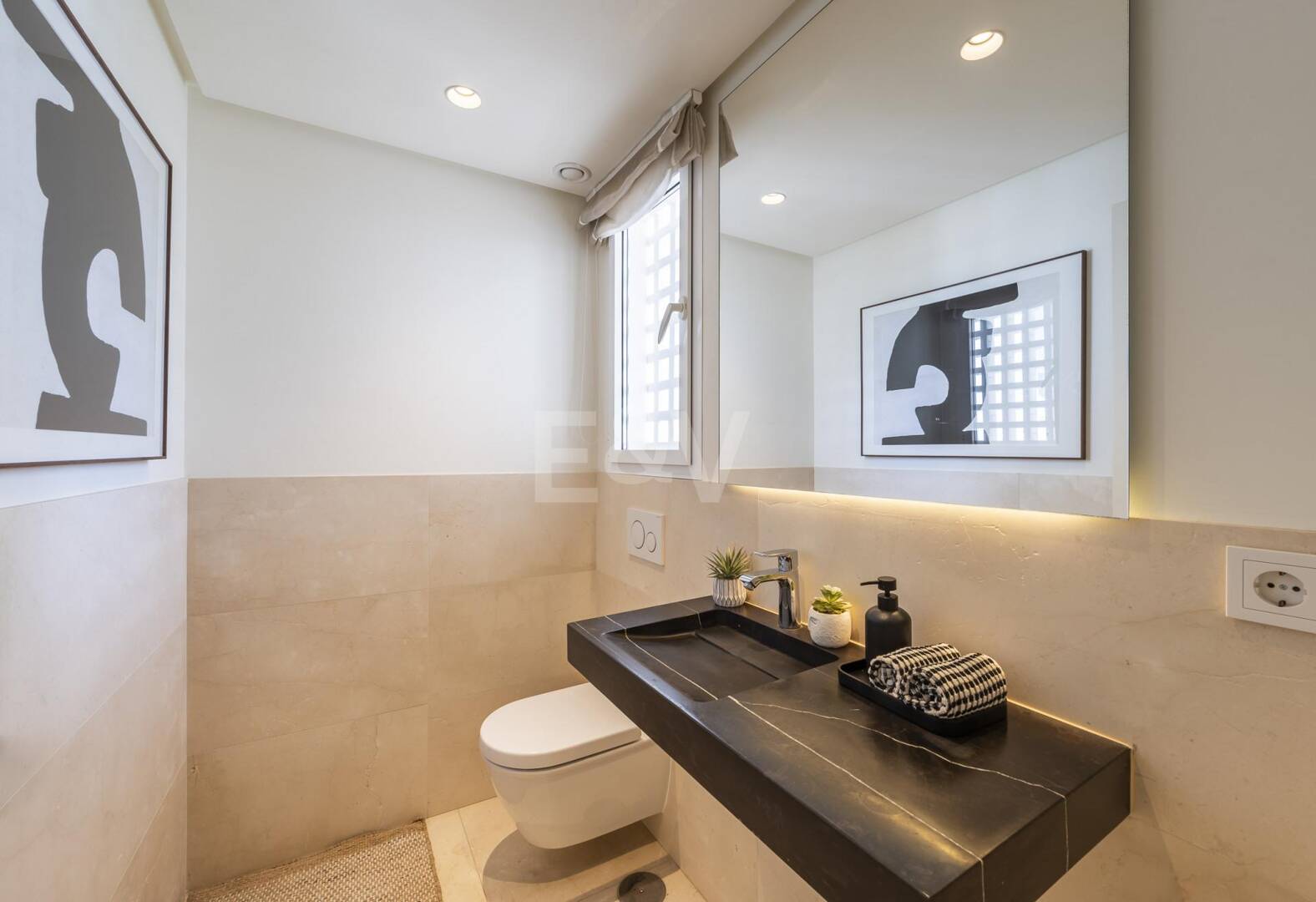 Ático dúplex elegante en Marina Puente Romano