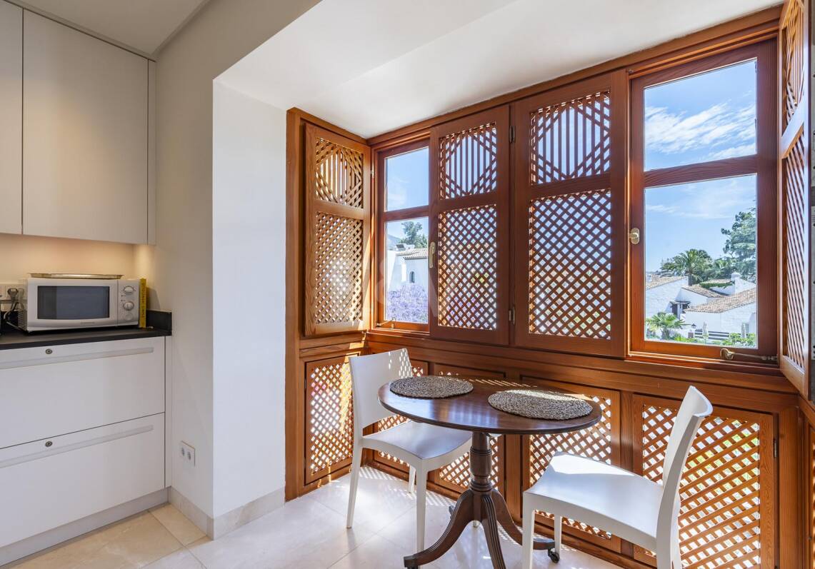 Ático dúplex elegante en Marina Puente Romano