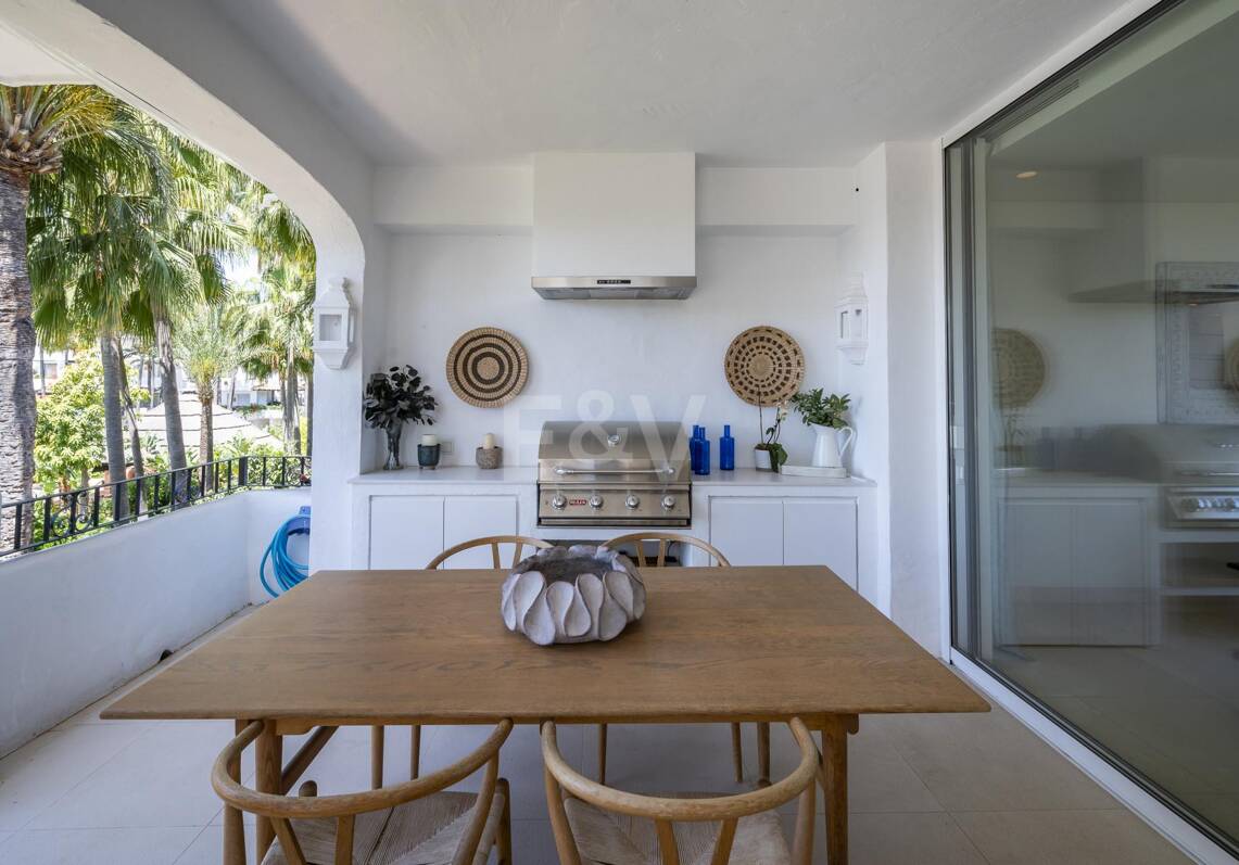 Ático dúplex elegante en Marina Puente Romano