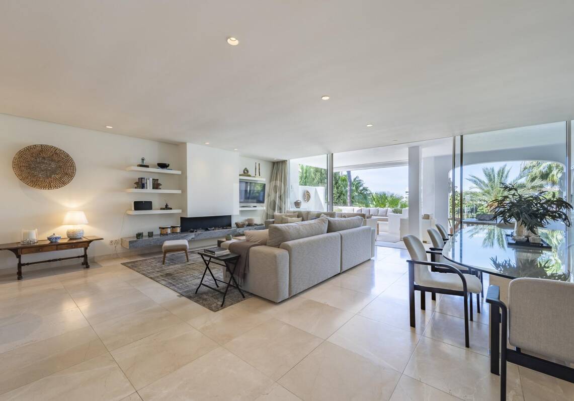 Ático dúplex elegante en Marina Puente Romano