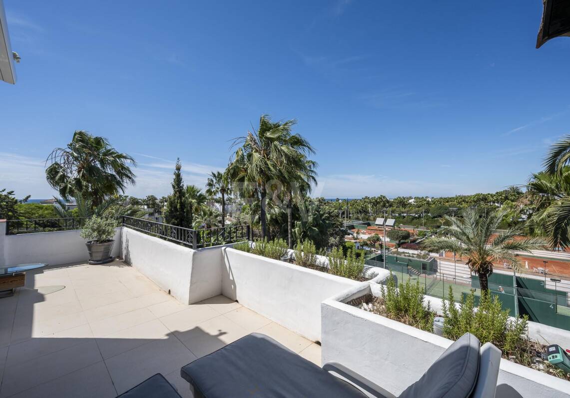 Ático dúplex elegante en Marina Puente Romano
