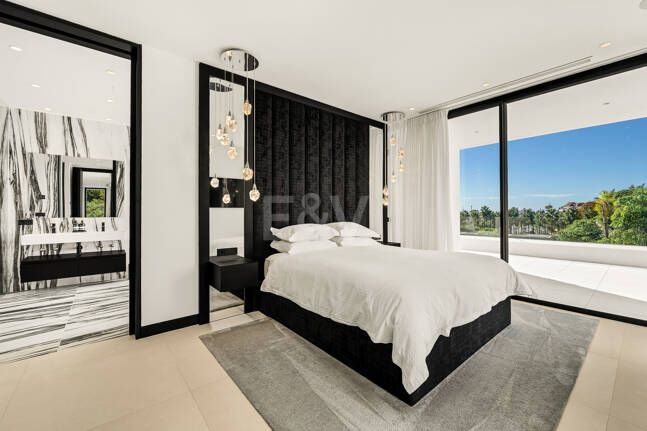 Villa contemporánea de lujo en Las Lomas del Marbella Club, Milla de Oro de Marbella