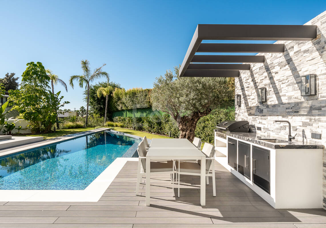 Villa contemporánea de lujo en Las Lomas del Marbella Club, Milla de Oro de Marbella