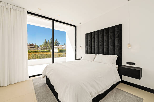 Villa contemporánea de lujo en Las Lomas del Marbella Club, Milla de Oro de Marbella