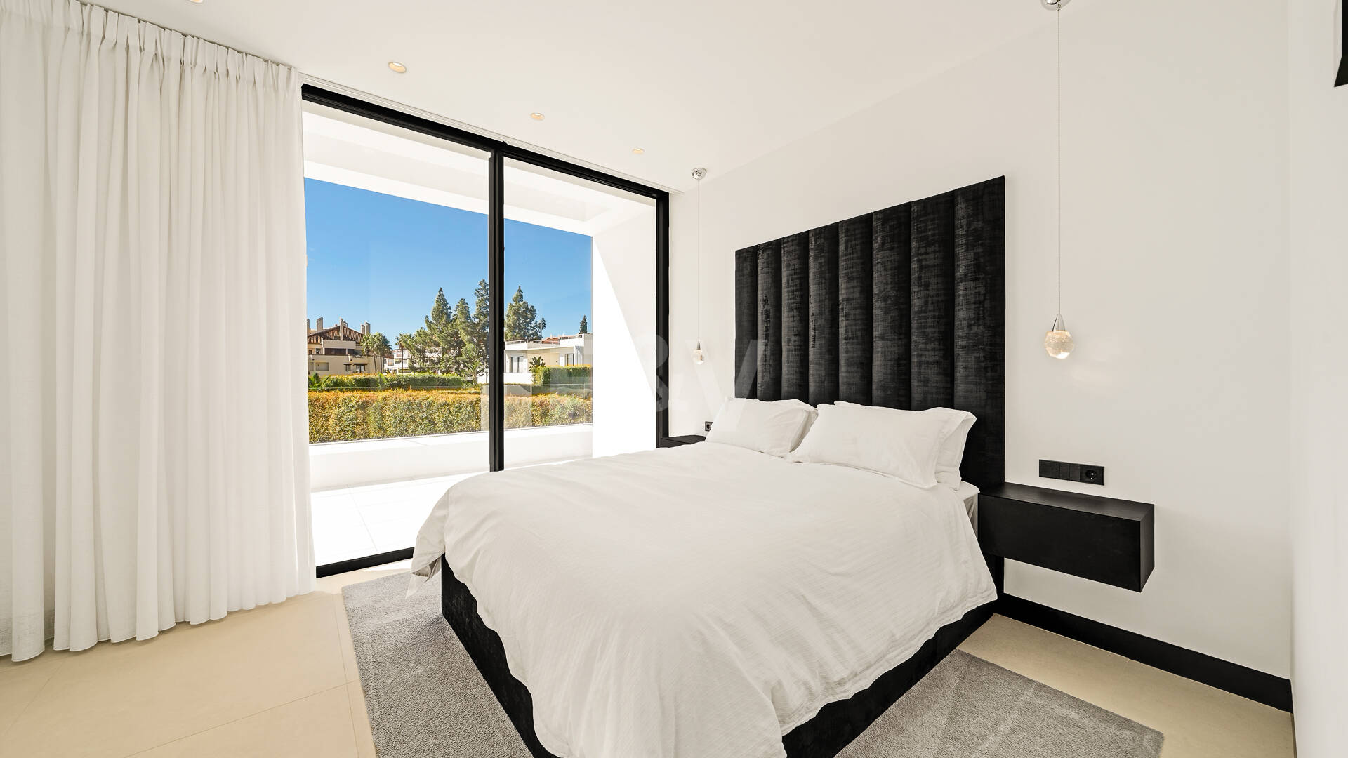 Villa contemporánea de lujo en Las Lomas del Marbella Club, Milla de Oro de Marbella