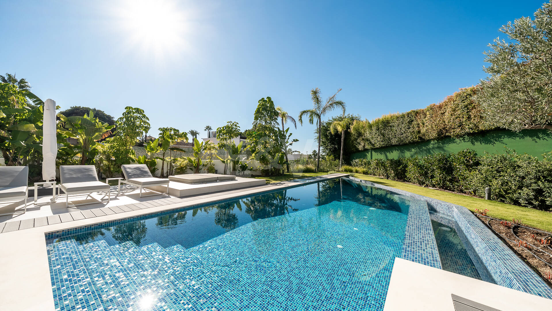 Villa contemporánea de lujo en Las Lomas del Marbella Club, Milla de Oro de Marbella