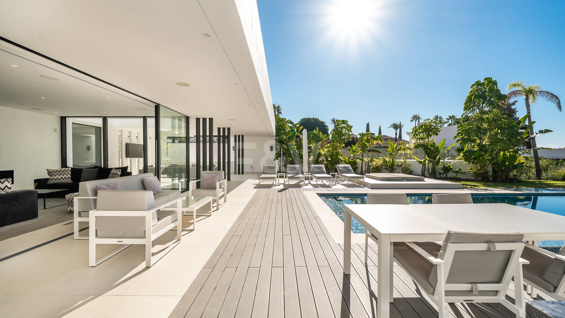 Villa contemporánea de lujo en Las Lomas del Marbella Club, Milla de Oro de Marbella