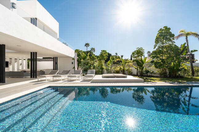 Villa contemporánea de lujo en Las Lomas del Marbella Club, Milla de Oro de Marbella