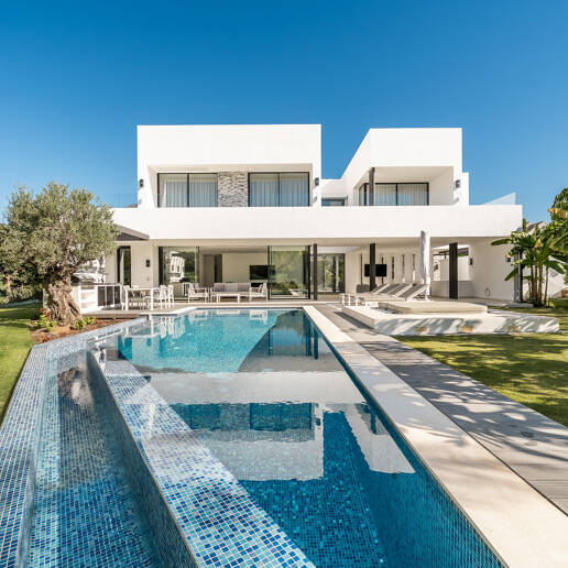 Villa contemporánea de lujo en Las Lomas del Marbella Club, Milla de Oro de Marbella