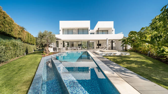 Villa contemporánea de lujo en Las Lomas del Marbella Club, Milla de Oro de Marbella