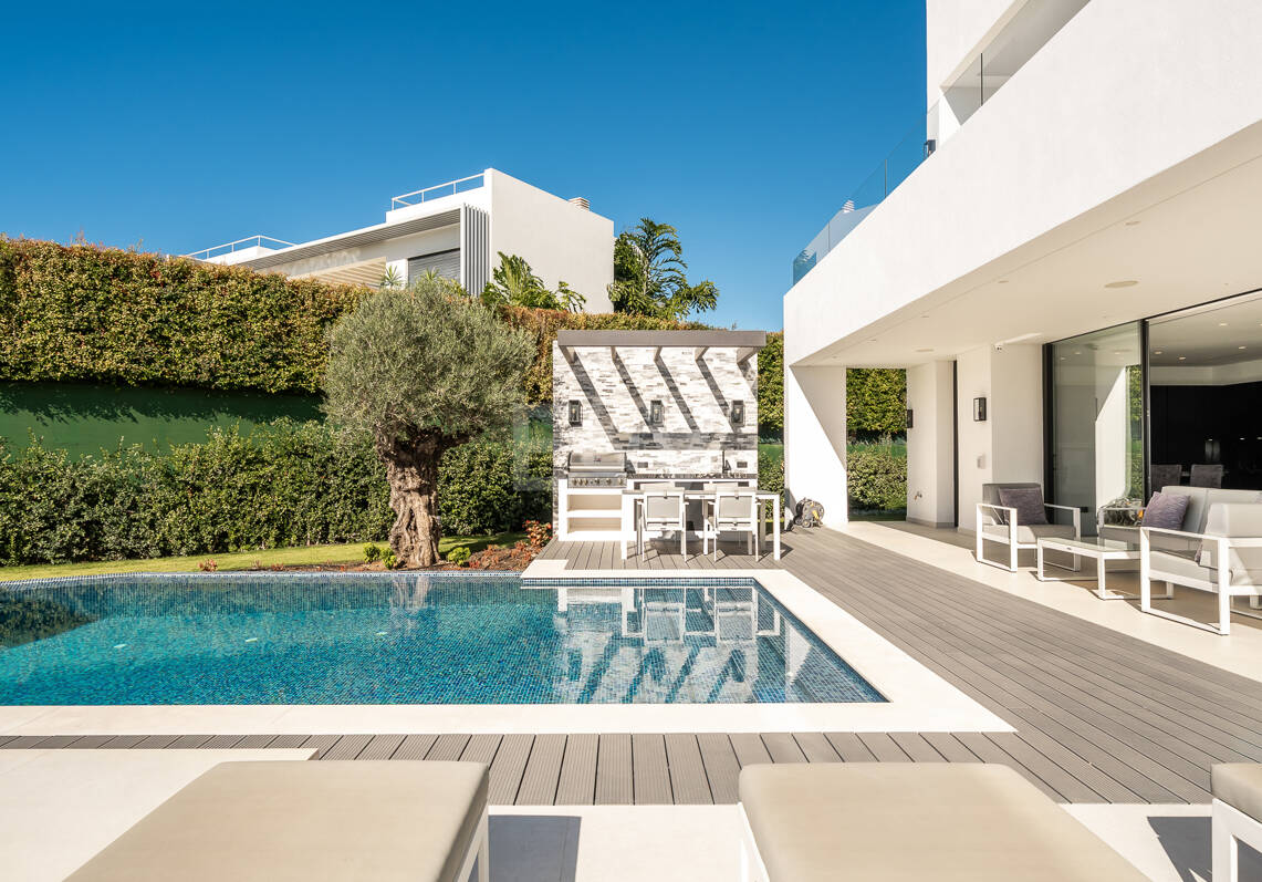 Villa contemporánea de lujo en Las Lomas del Marbella Club, Milla de Oro de Marbella
