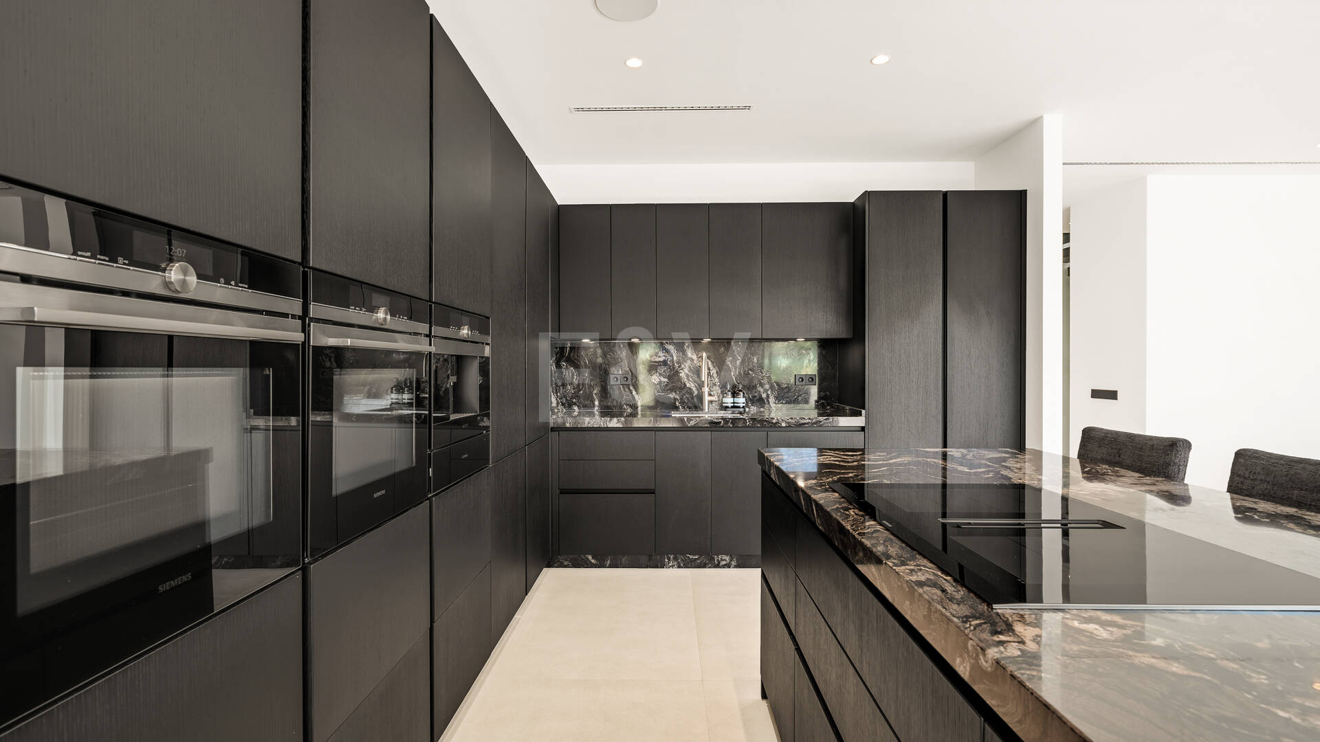Villa contemporánea de lujo en Las Lomas del Marbella Club, Milla de Oro de Marbella