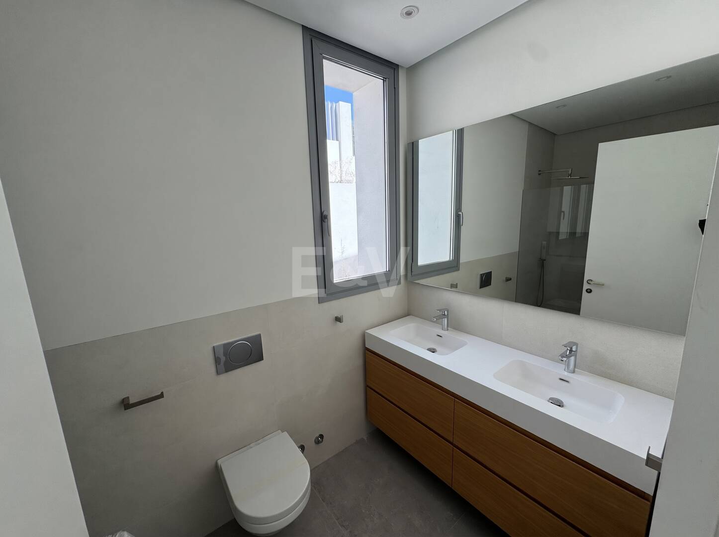 Zeitgenössische Neubauvilla mit Panoramablick aufs Meer in Los Arqueros