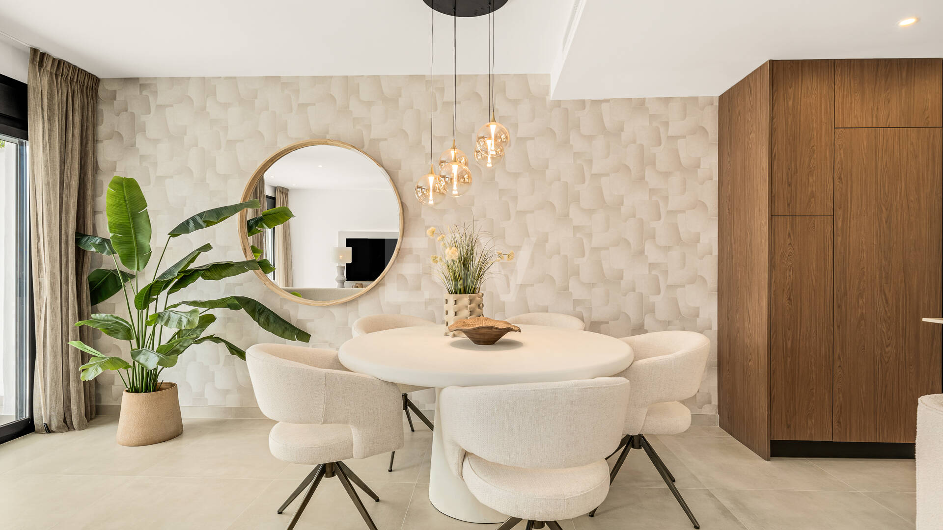 Casa adosada de diseño elegante con solárium en la azotea en la Milla de Oro