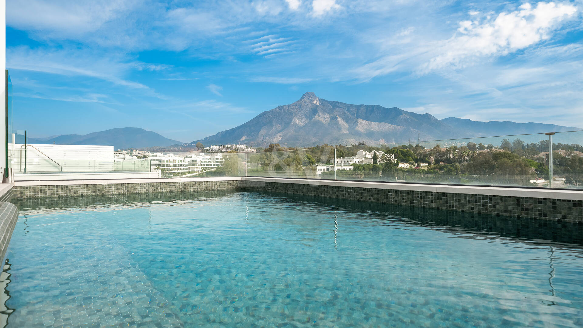 Takvåning till salu i Marbella Golden Mile