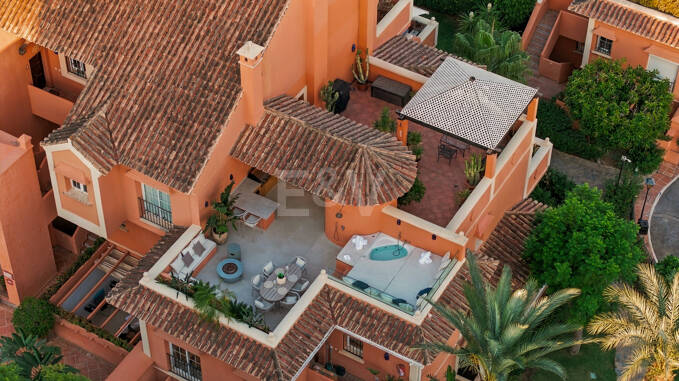 Duplex à vendre en Nueva Andalucia, Marbella (Toutes les zones)